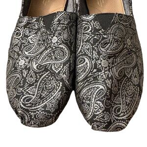 Toms Black and Silver paisley design women’s size 10